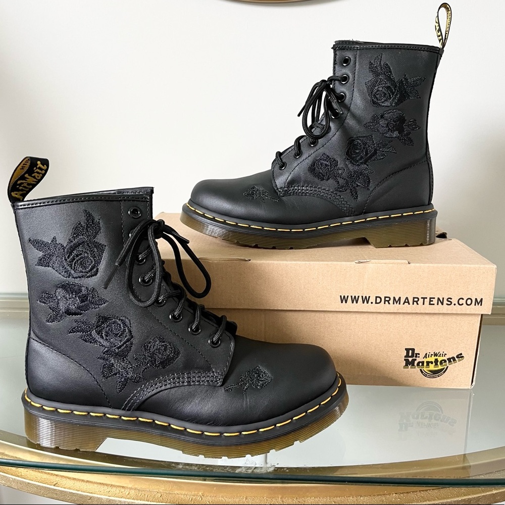 Dr. Martens Vonda Mono Floral Boots Size 7